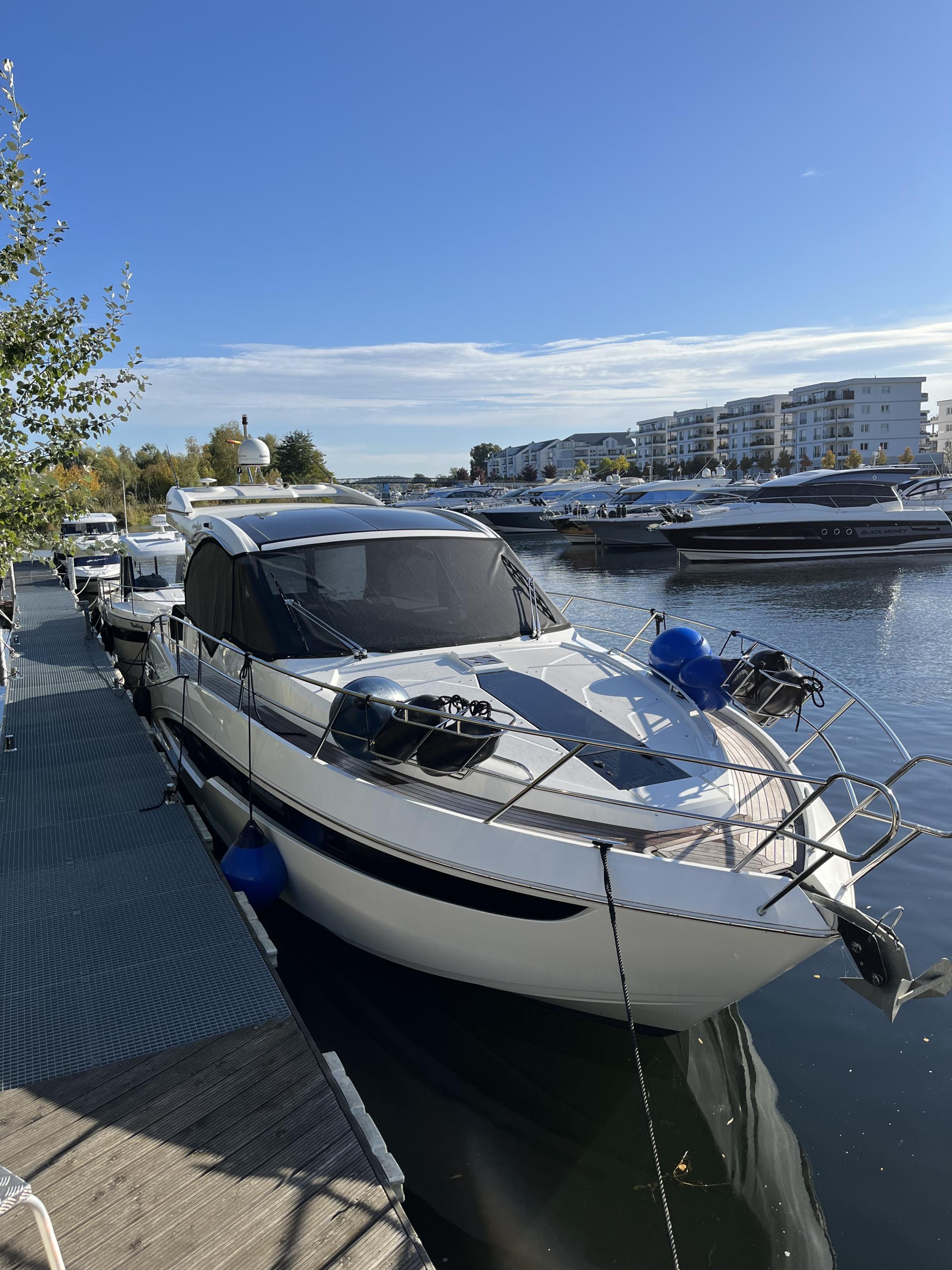 Galeon 425 HTS