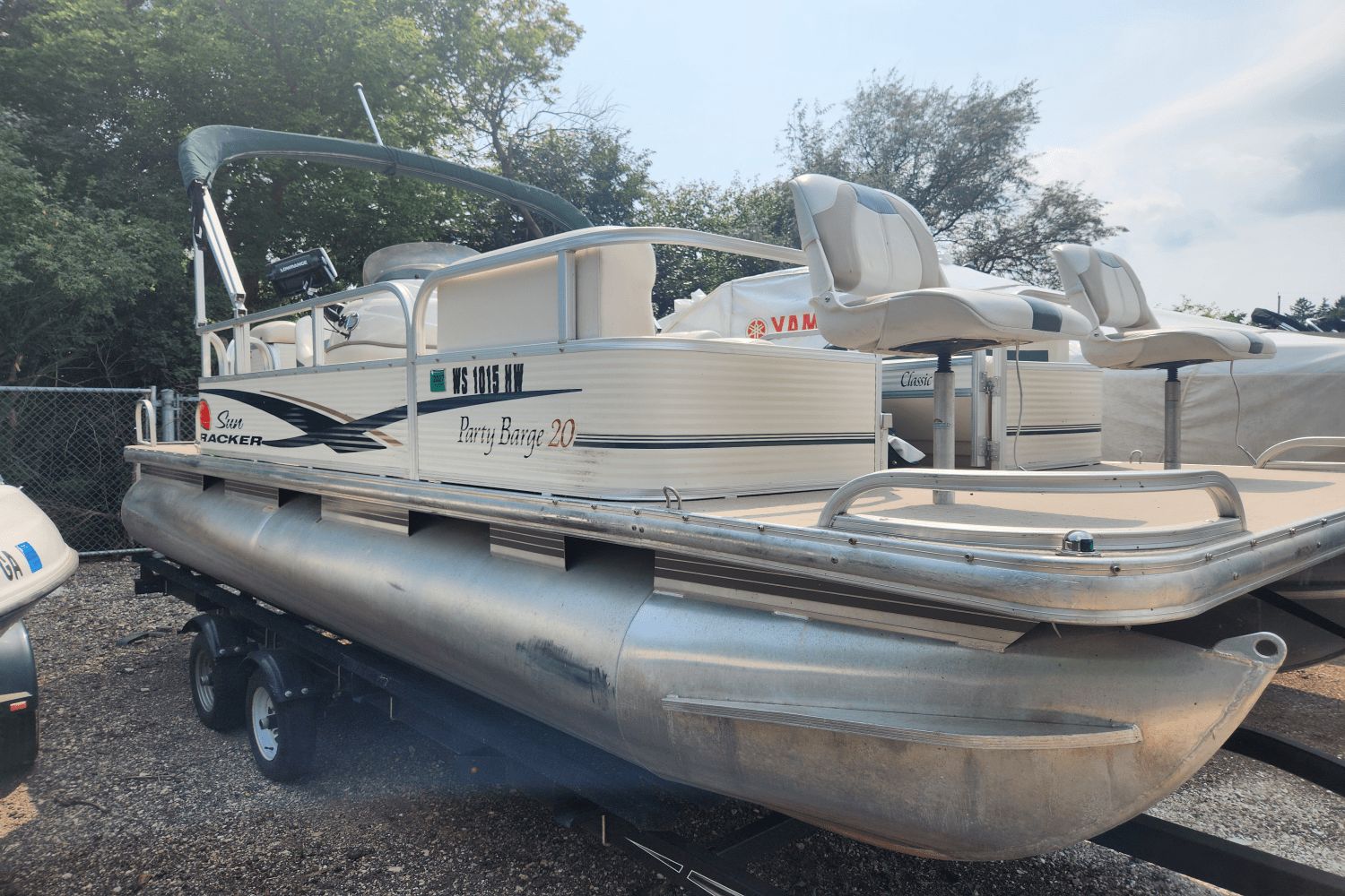 2010 Sun Tracker PB20