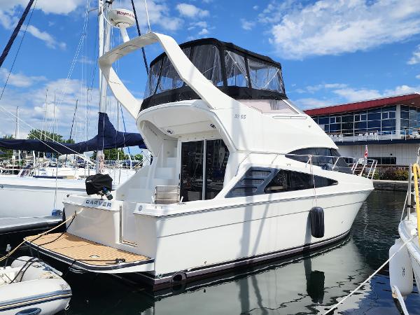 2005 Carver 33 Super Sport