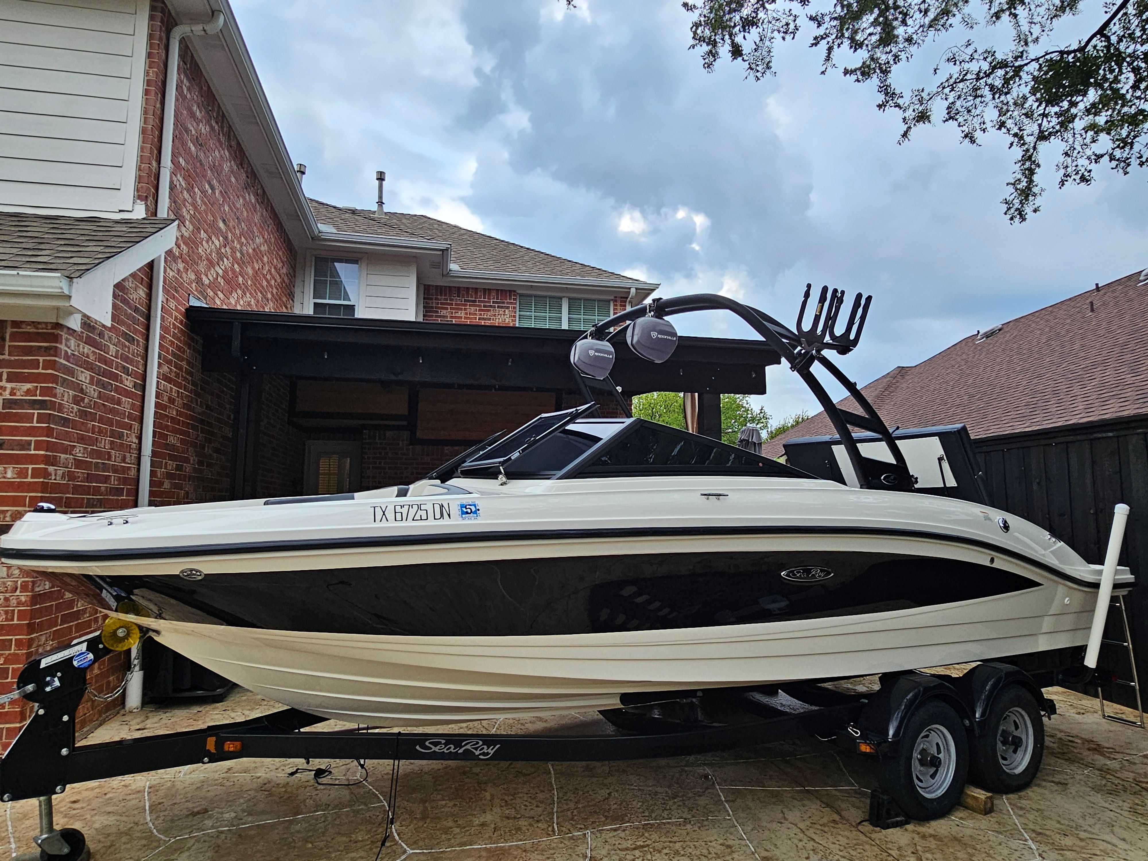 2017 Sea Ray SPX 210