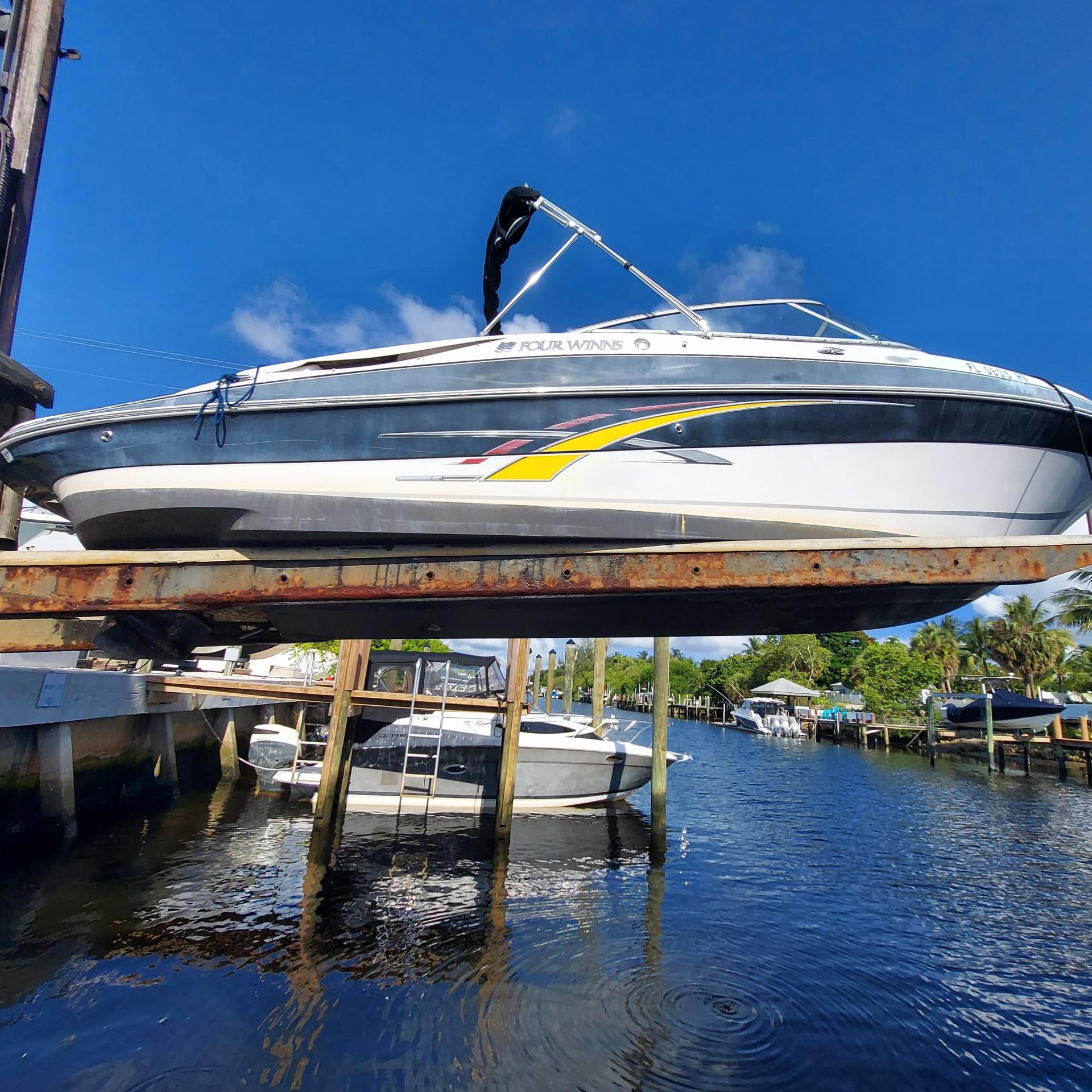 2007 Four Winns 240 Horizon