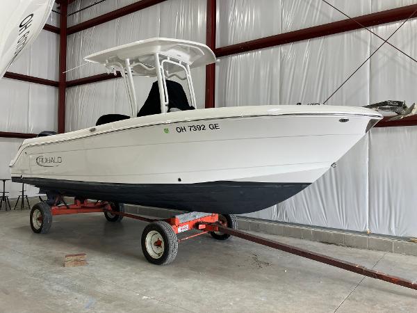 2021 Robalo R242 Center Console
