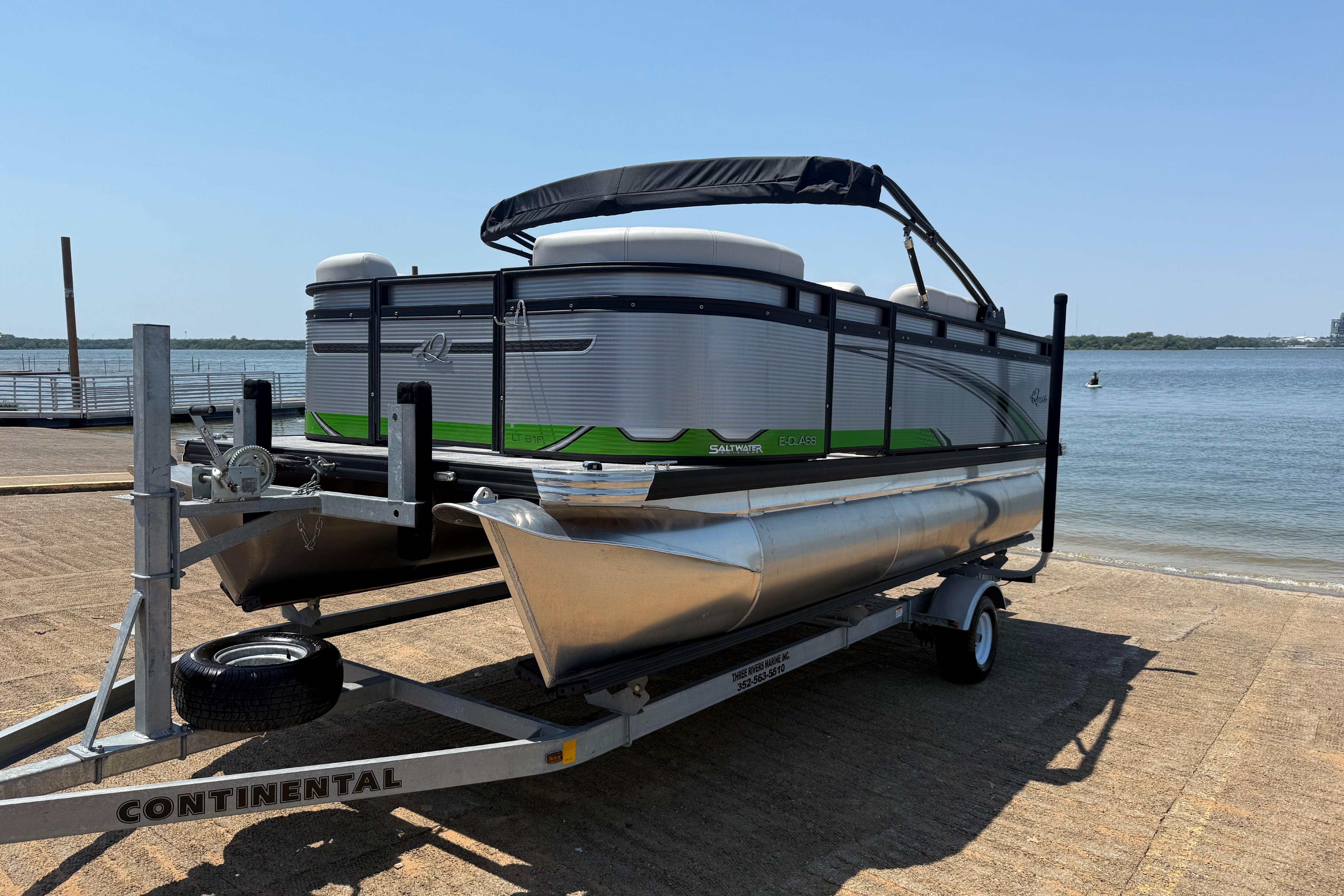 2022 Apex Marine Qwest E-class 816 Saltwater Edition