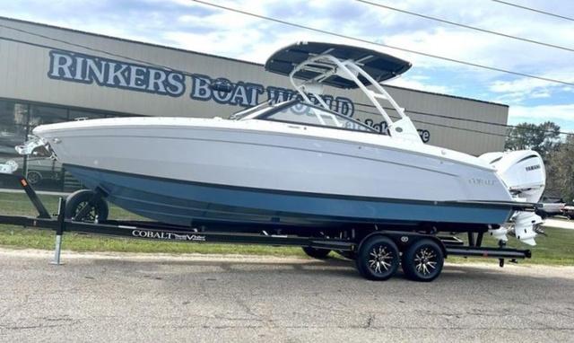 2025 Cobalt R8 Outboard