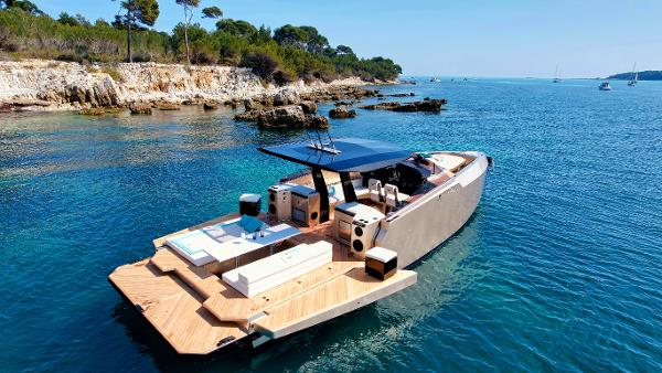 2025 Alium 42 T-TOP