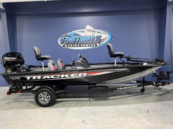 Tracker Pro Team 175 2025 Tracker Pro Team 175 Tournament Edition boat at Foothills Marine Center.