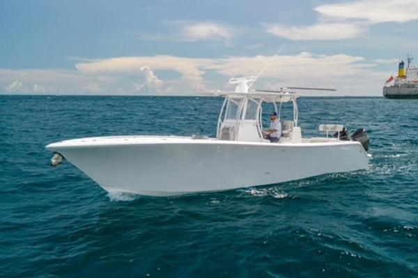 Front Runner 33 Center Console Manufacturer Provided Image
