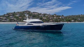 2005 Mochi Craft 74' Dolphin