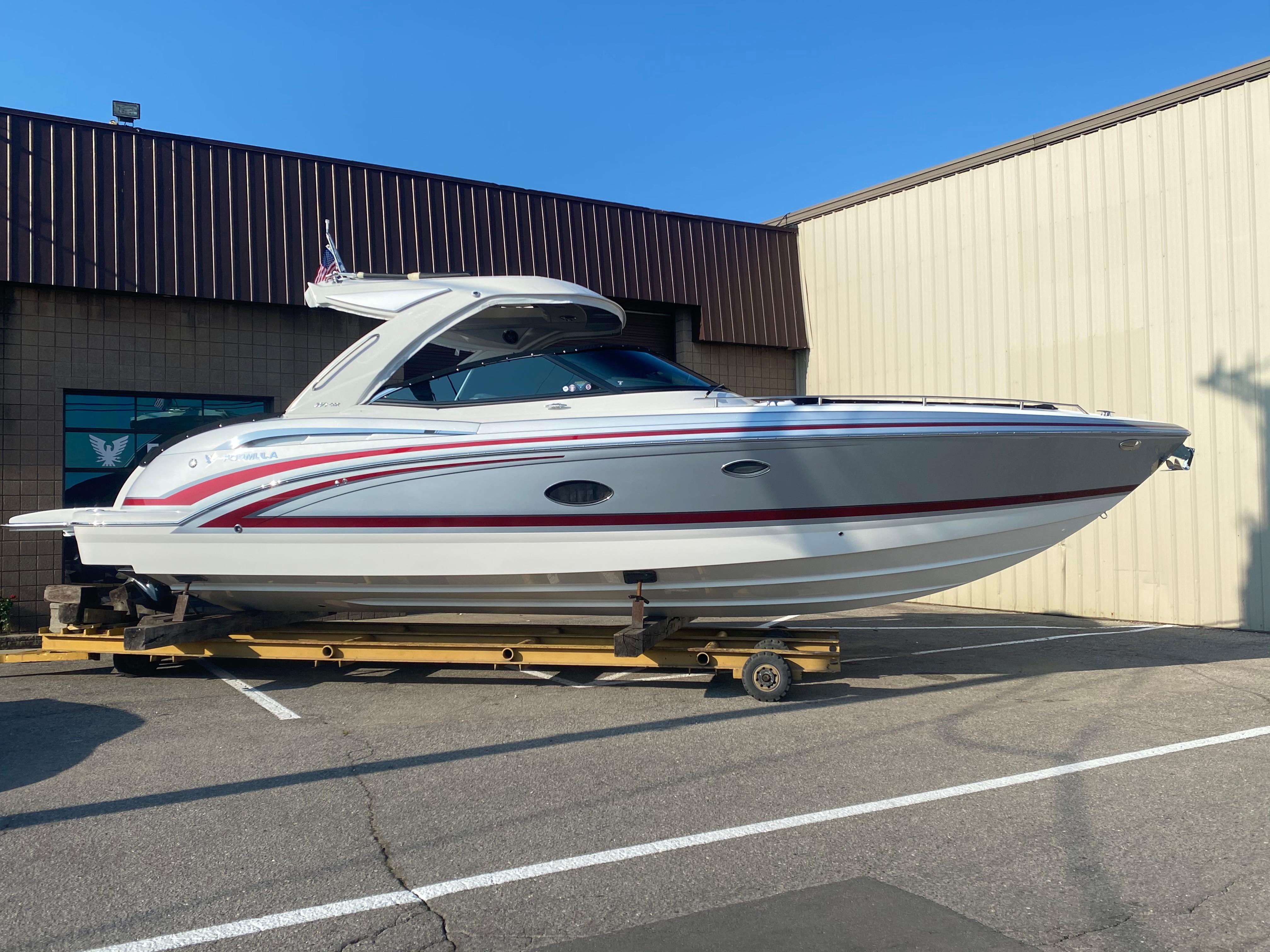 2021 Formula 350 Crossover Bowrider, United States - boats.com