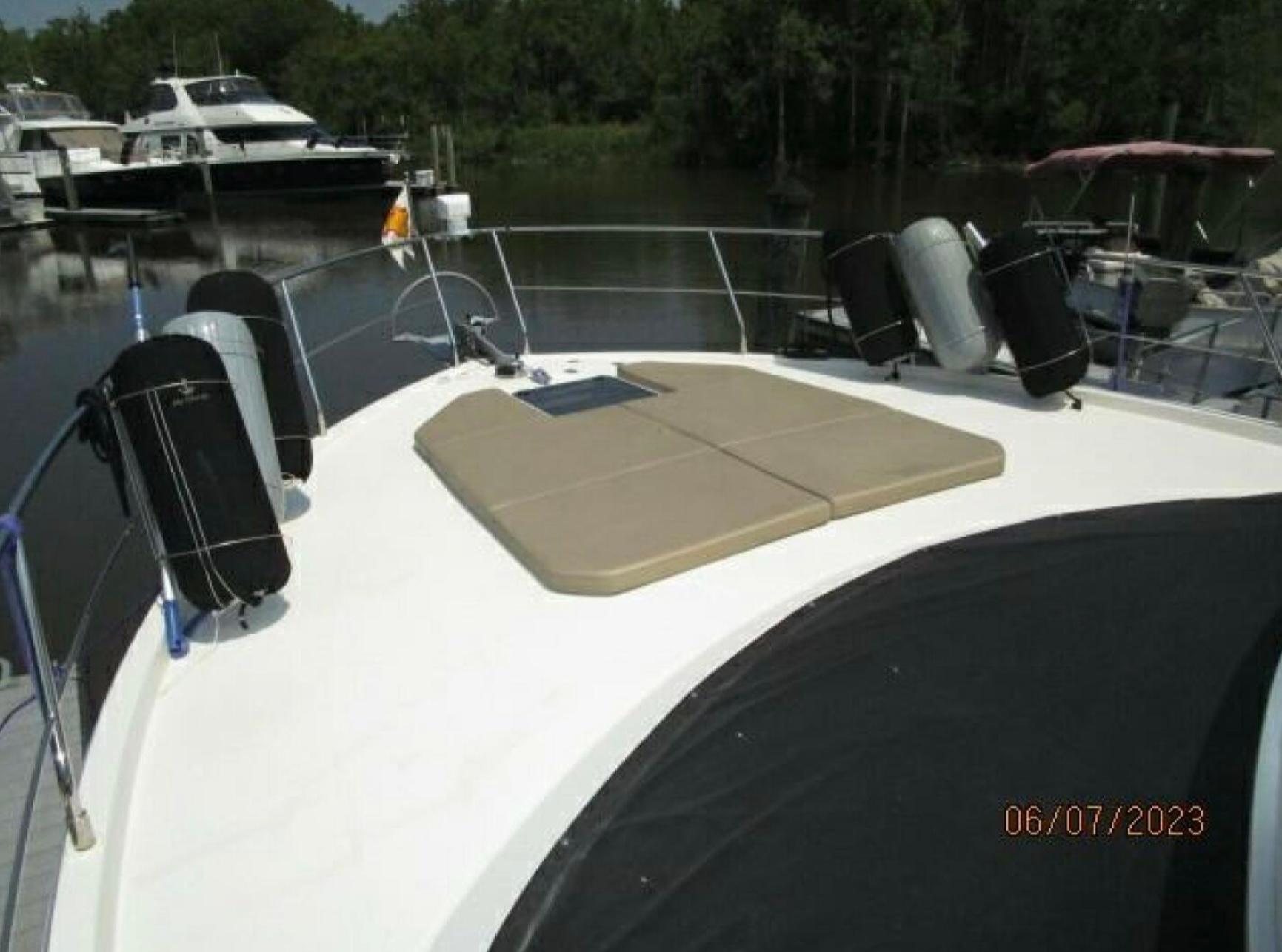 2014 Carver C40 Hardtop fly bridge