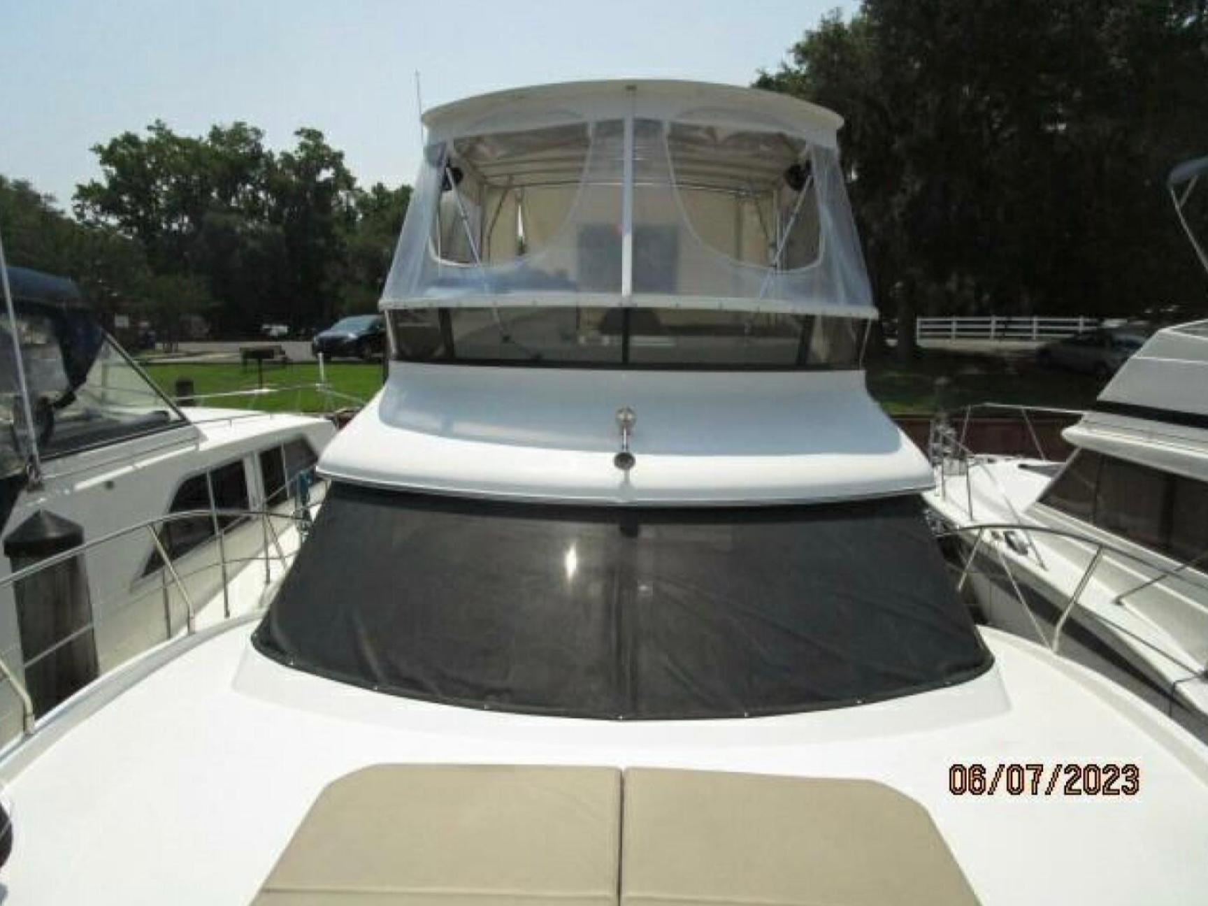 2014 Carver C40 Hardtop fly bridge