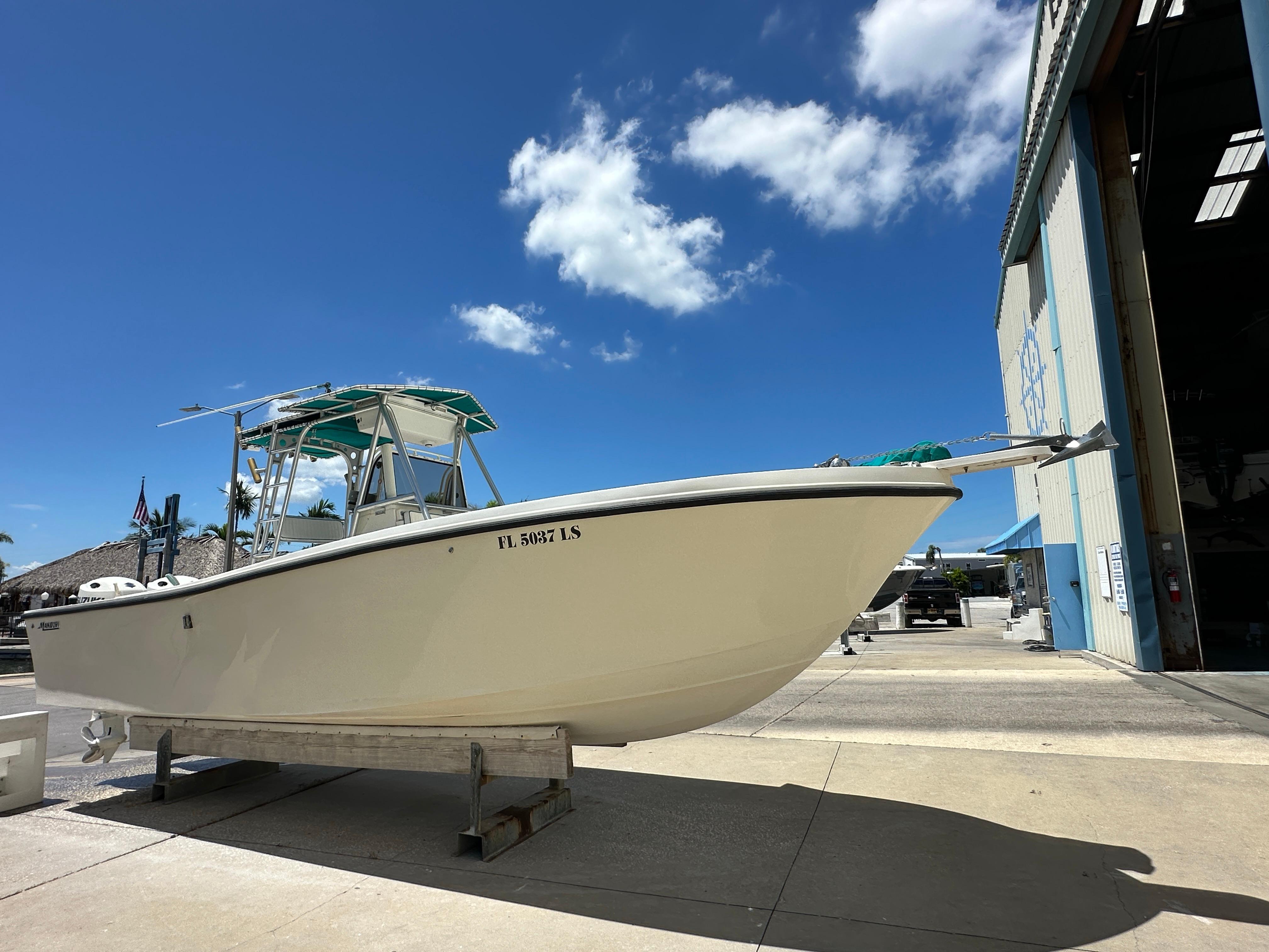 1991 Mako 261 CENTER CONSOLE