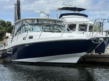 2000 Boston Whaler Defiance 34