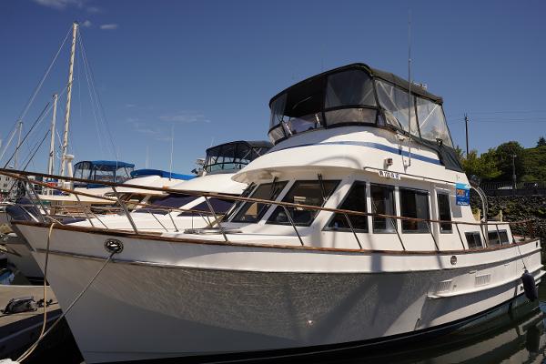 1986 Ocean Alexander 40 Double Cabin