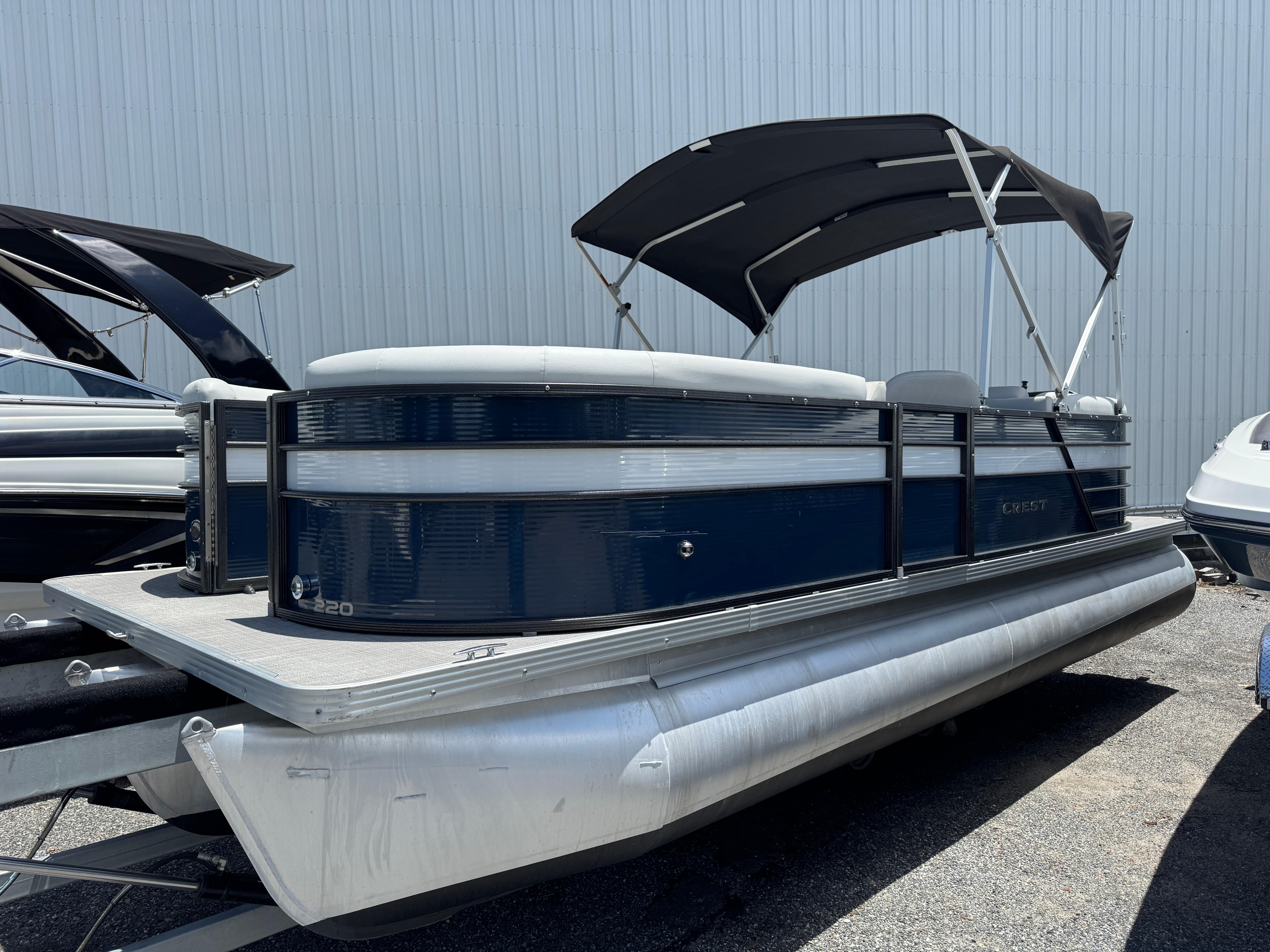 2021 Crest Classic LX 220 SLC