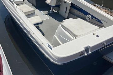2008 Bayliner 215 Discovery