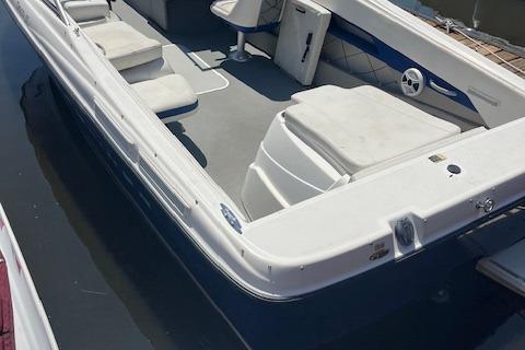 2008 Bayliner 215 Discovery