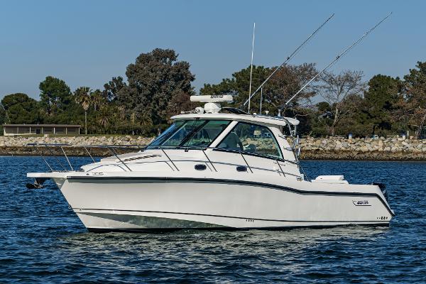 2009 Boston Whaler 345 Conquest