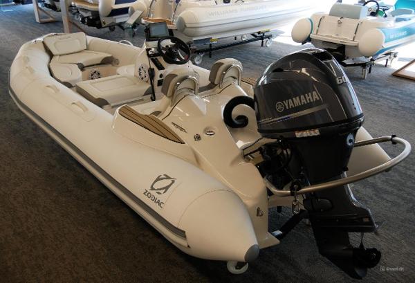 2024 Zodiac Yachtline 440
