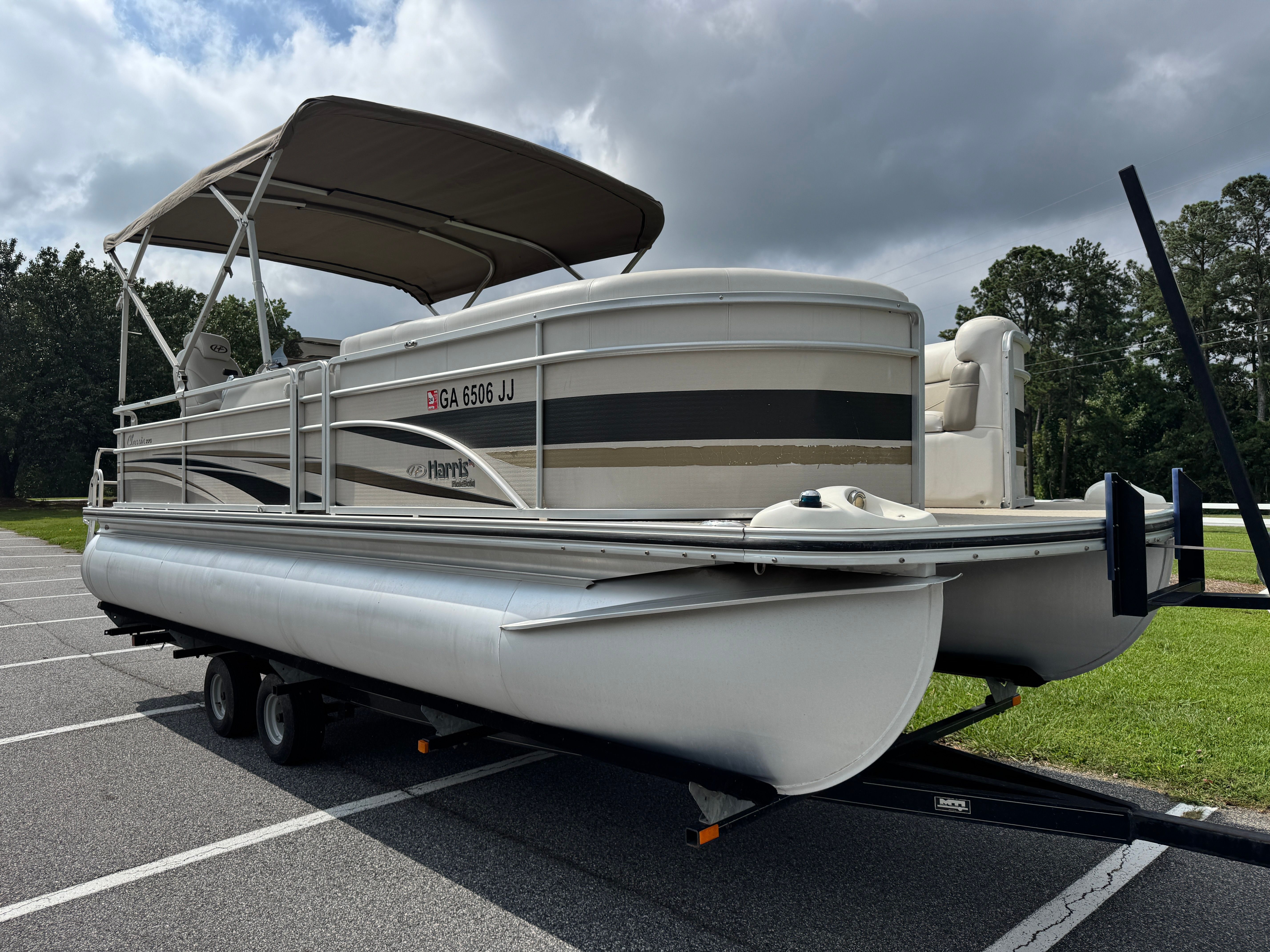 2006 Harris Sunliner 220
