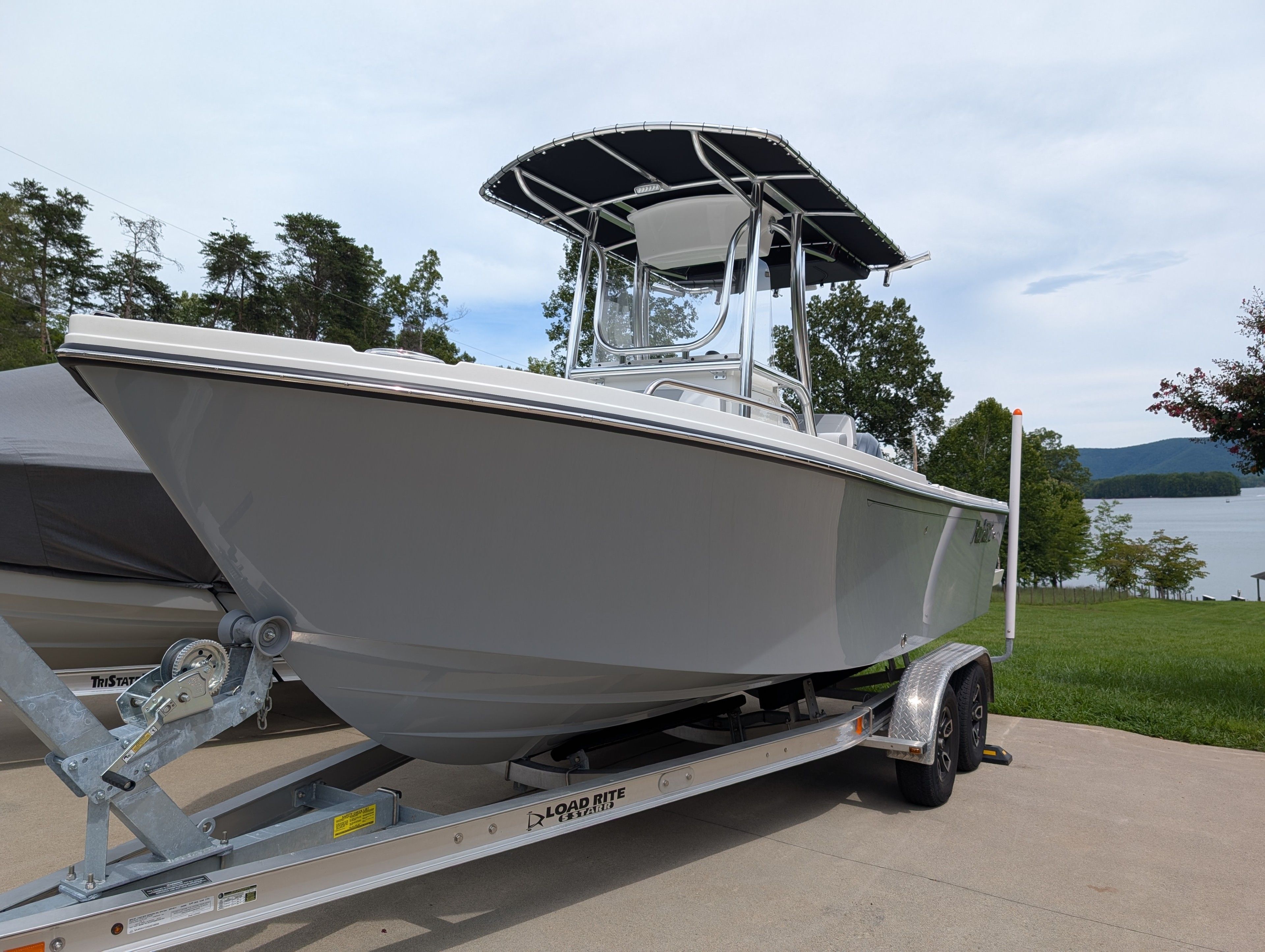 2025 Parker 21SE Center Console