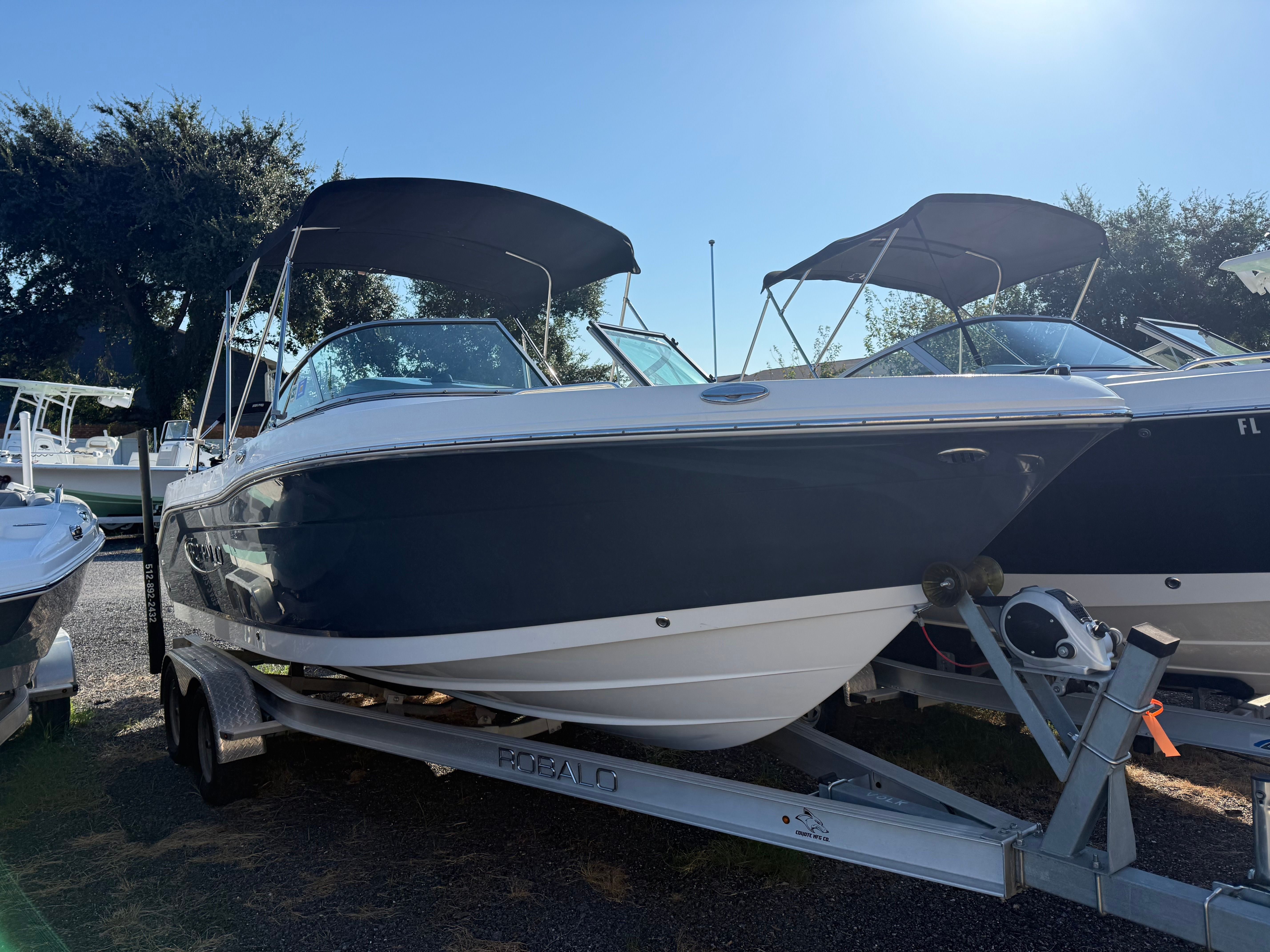 2021 Robalo 207 DC