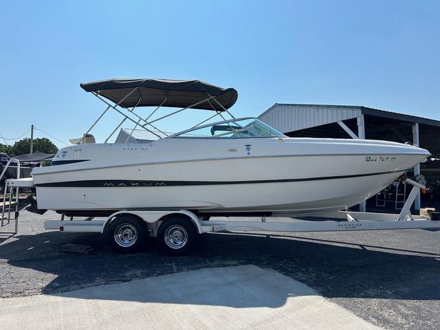2002 Maxum 240 SD