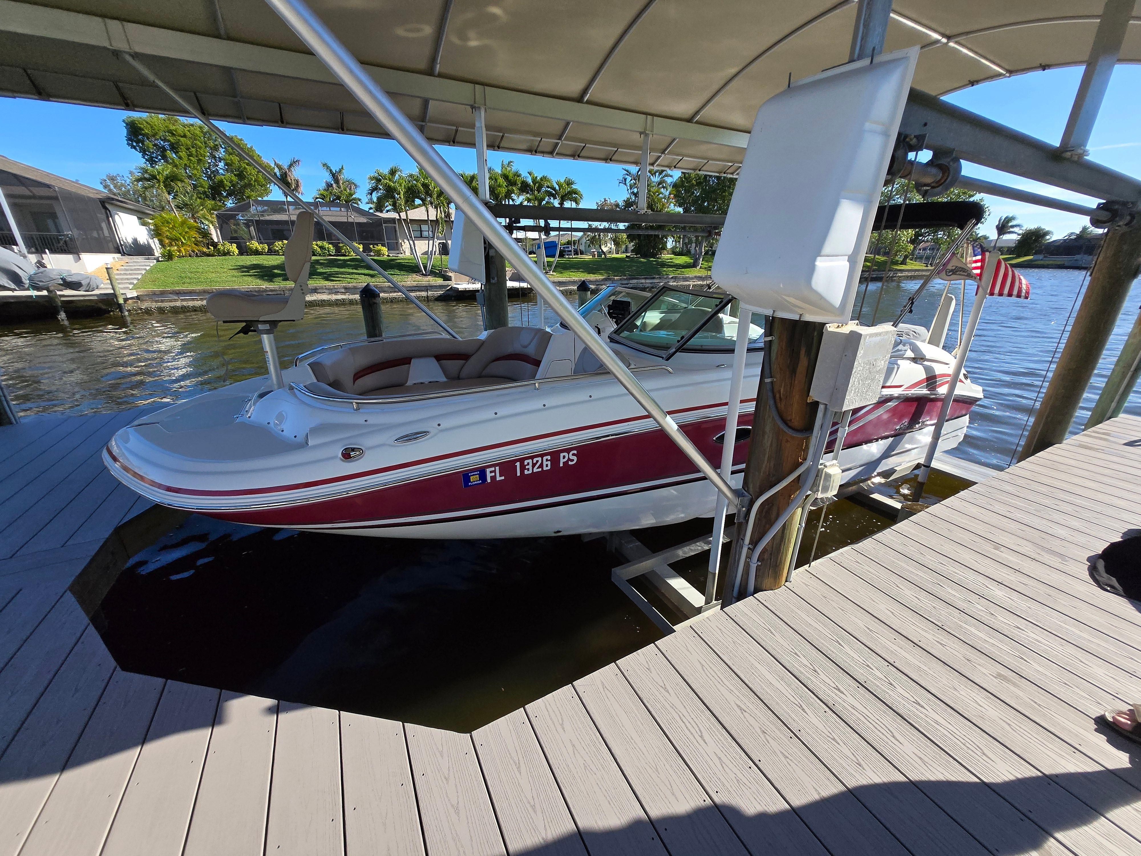 2014 Hurricane SunDeck 2400 OB