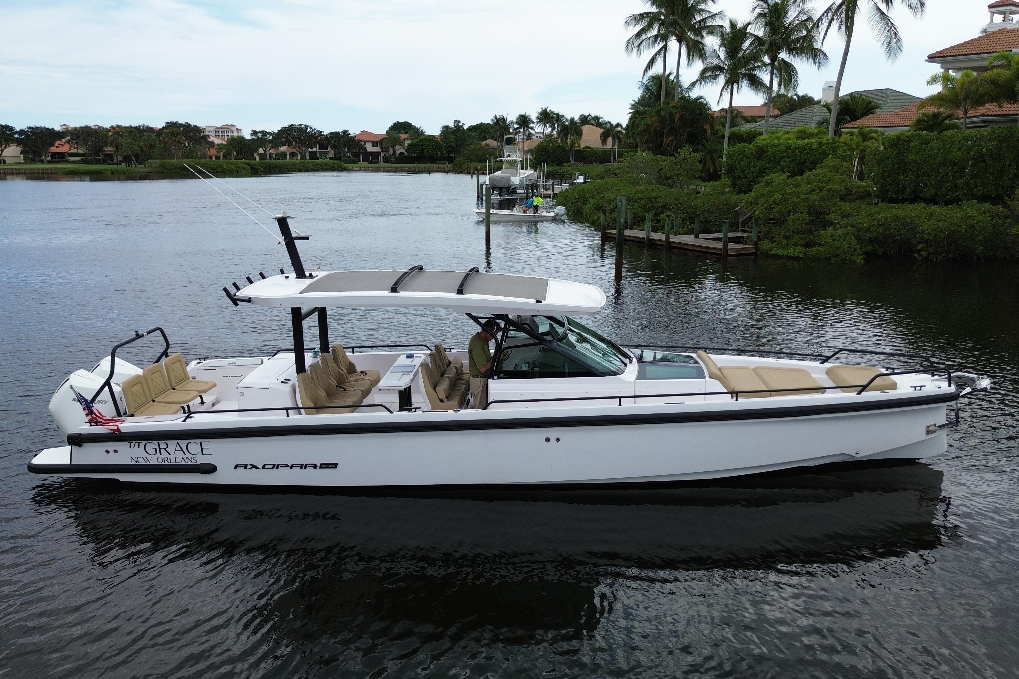 2021 Axopar 37 Sun Top