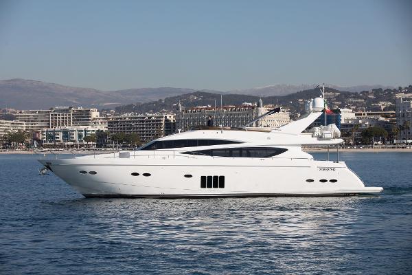 2009 Princess 85 #12