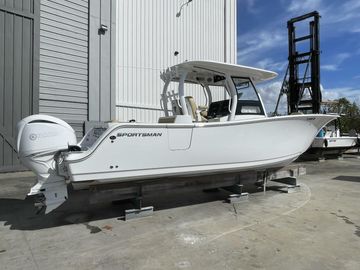 2021 Sportsman Open 302 Center Console