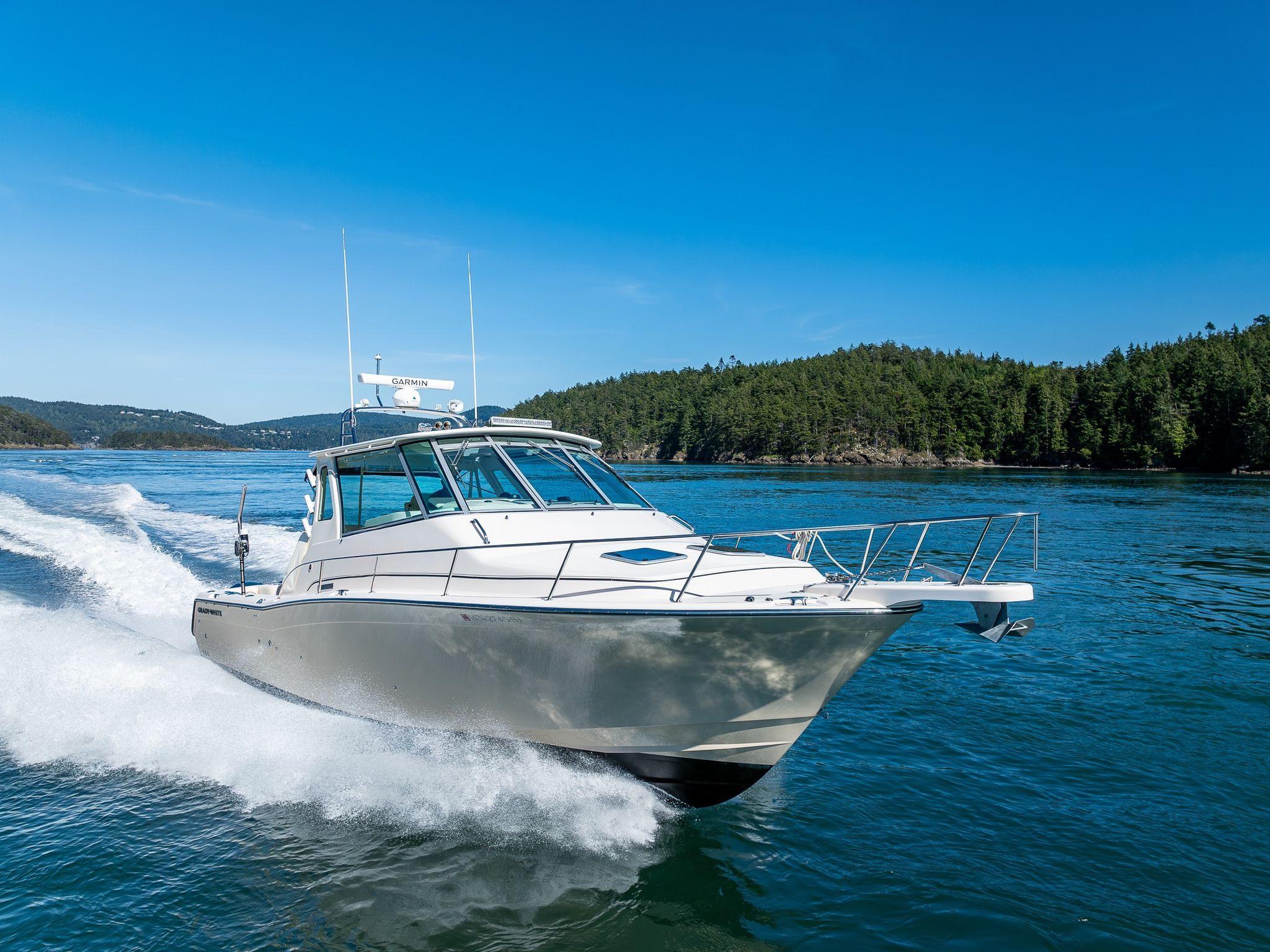 Grady-White Express 370 Grady White 370 - Underway