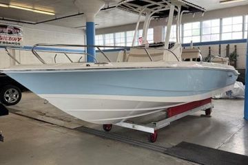 2025 Boston Whaler 220 Dauntless