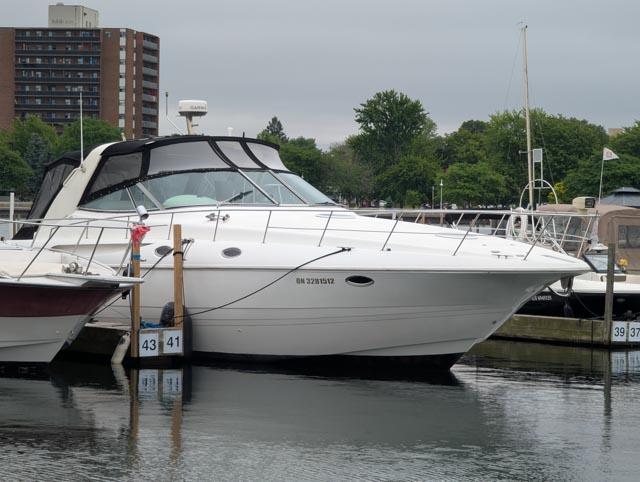 1999 Cruisers Yachts 3870 Esprit