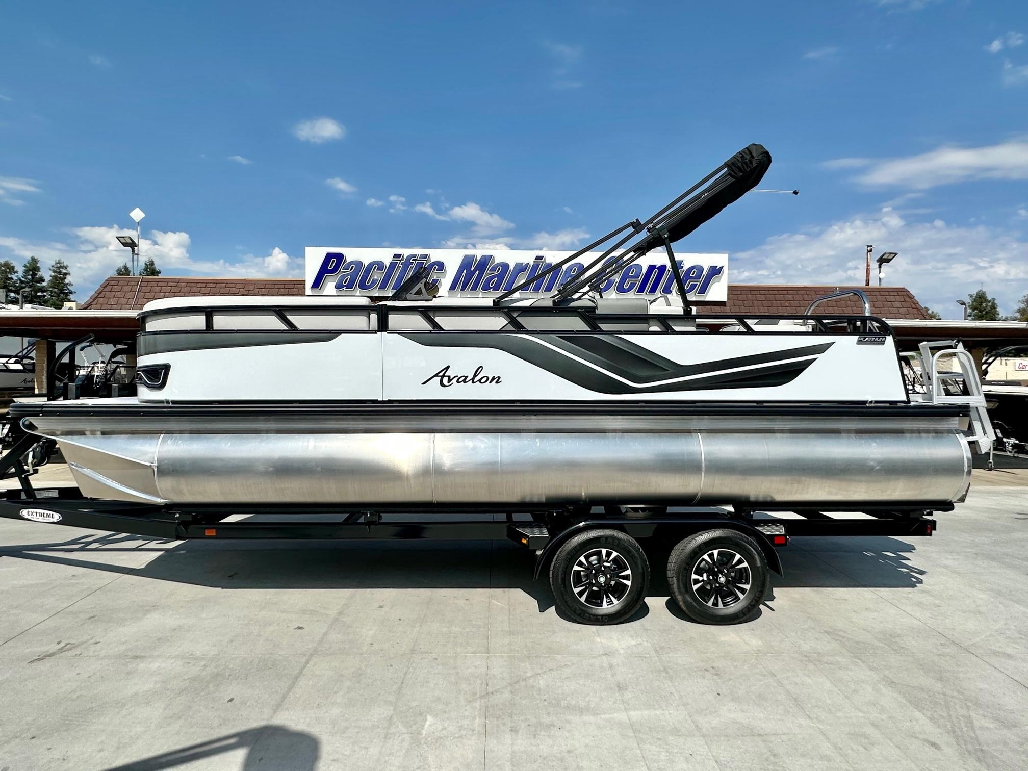 2024 Avalon Venture 85 - 23 FT Elite Windshield w/ 150HP Mercury!