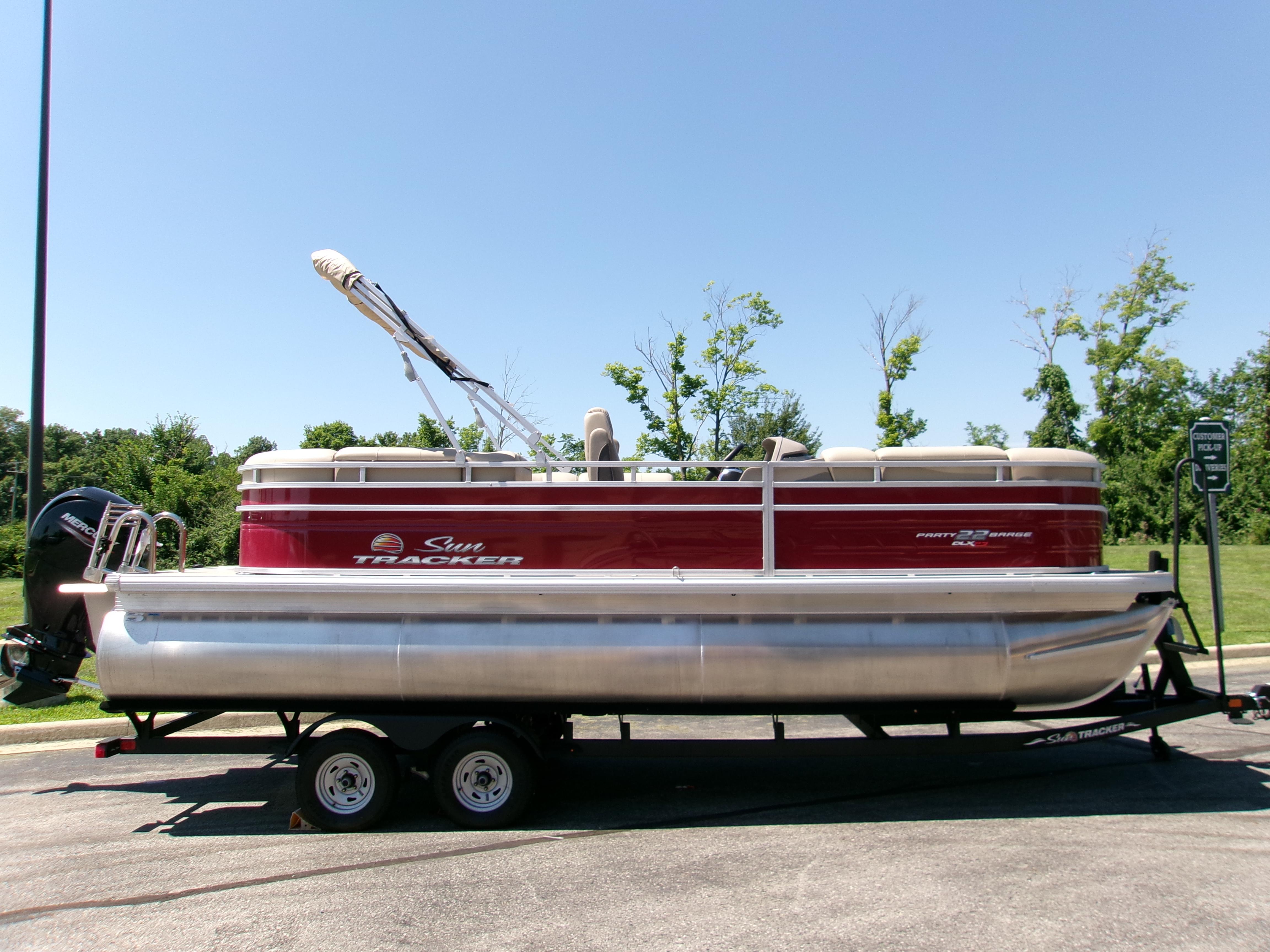 2024 Sun Tracker Party Barge 22 RF XP3