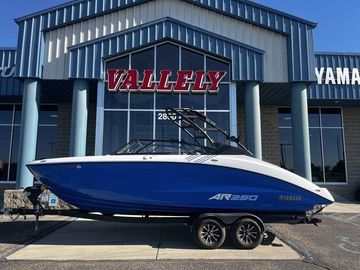 2025 Yamaha Boats AR250