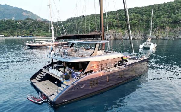 2022 Sunreef 70 Sailing
