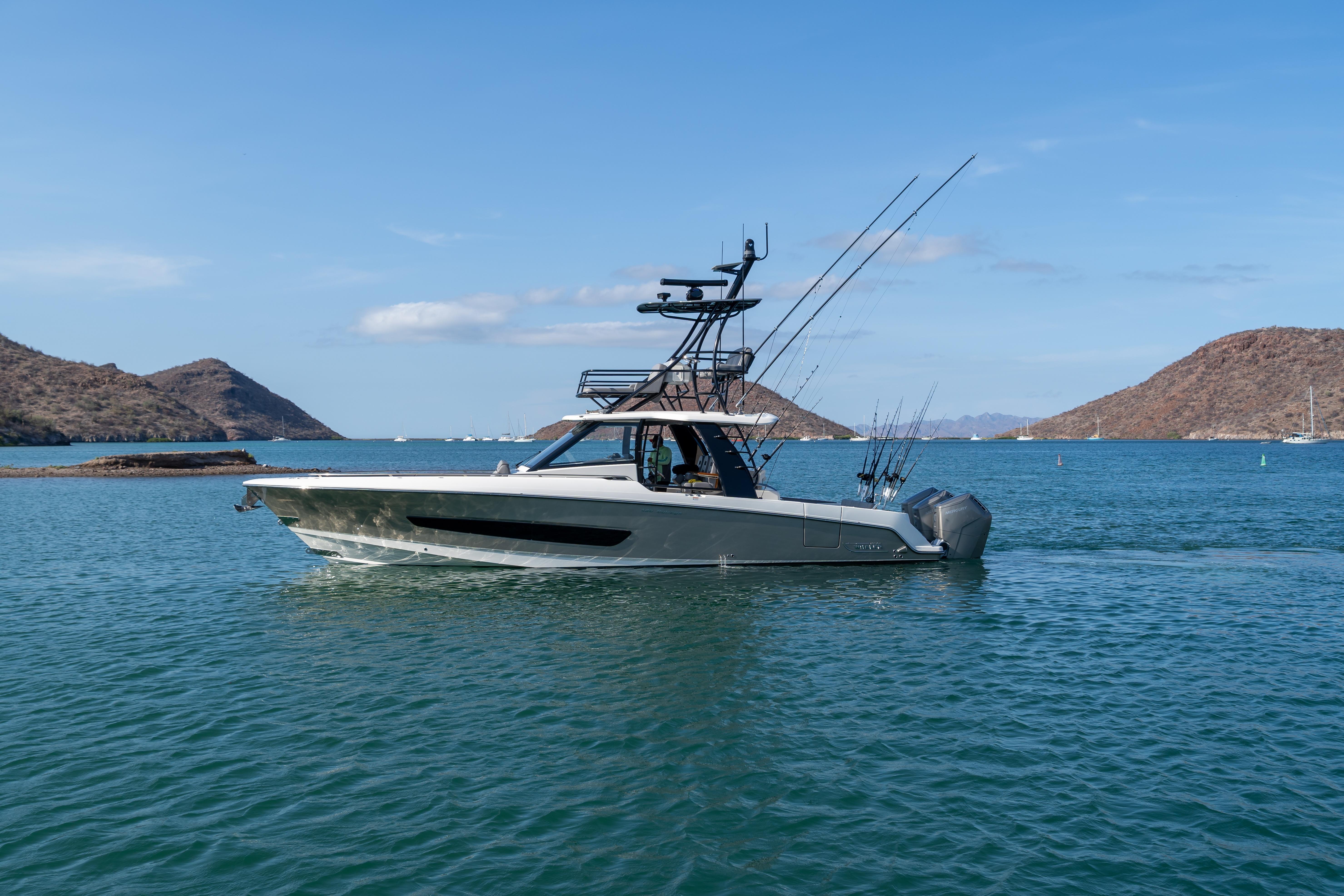 2023 Boston Whaler 420 Outrage