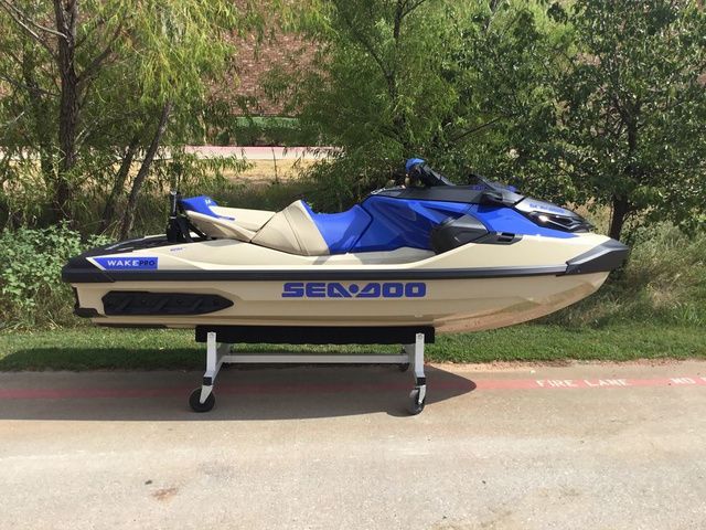 2025 Sea-Doo Wake