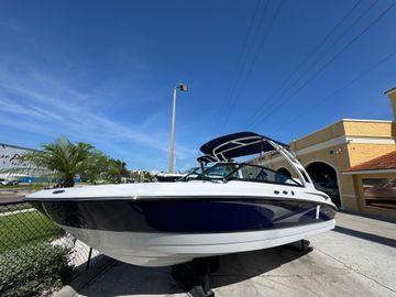 2024 Monterey M-225