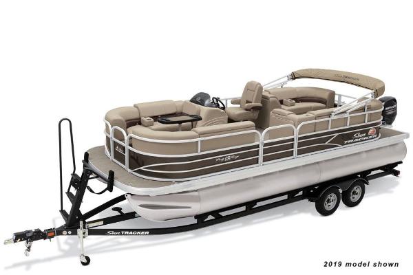 Sun Tracker Party Barge 22 DLX Manufacturer Provided Image