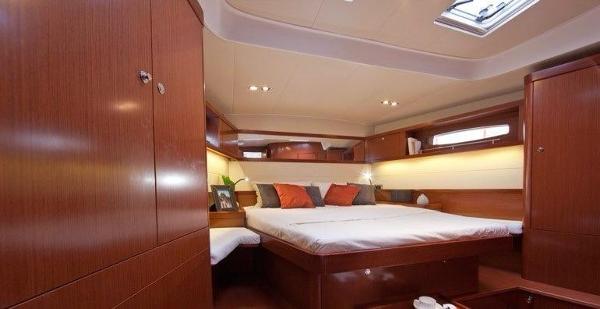 2011 Beneteau Beneteau Oceania 58