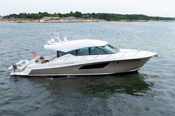 2014 Tiara Yachts 5000 Express