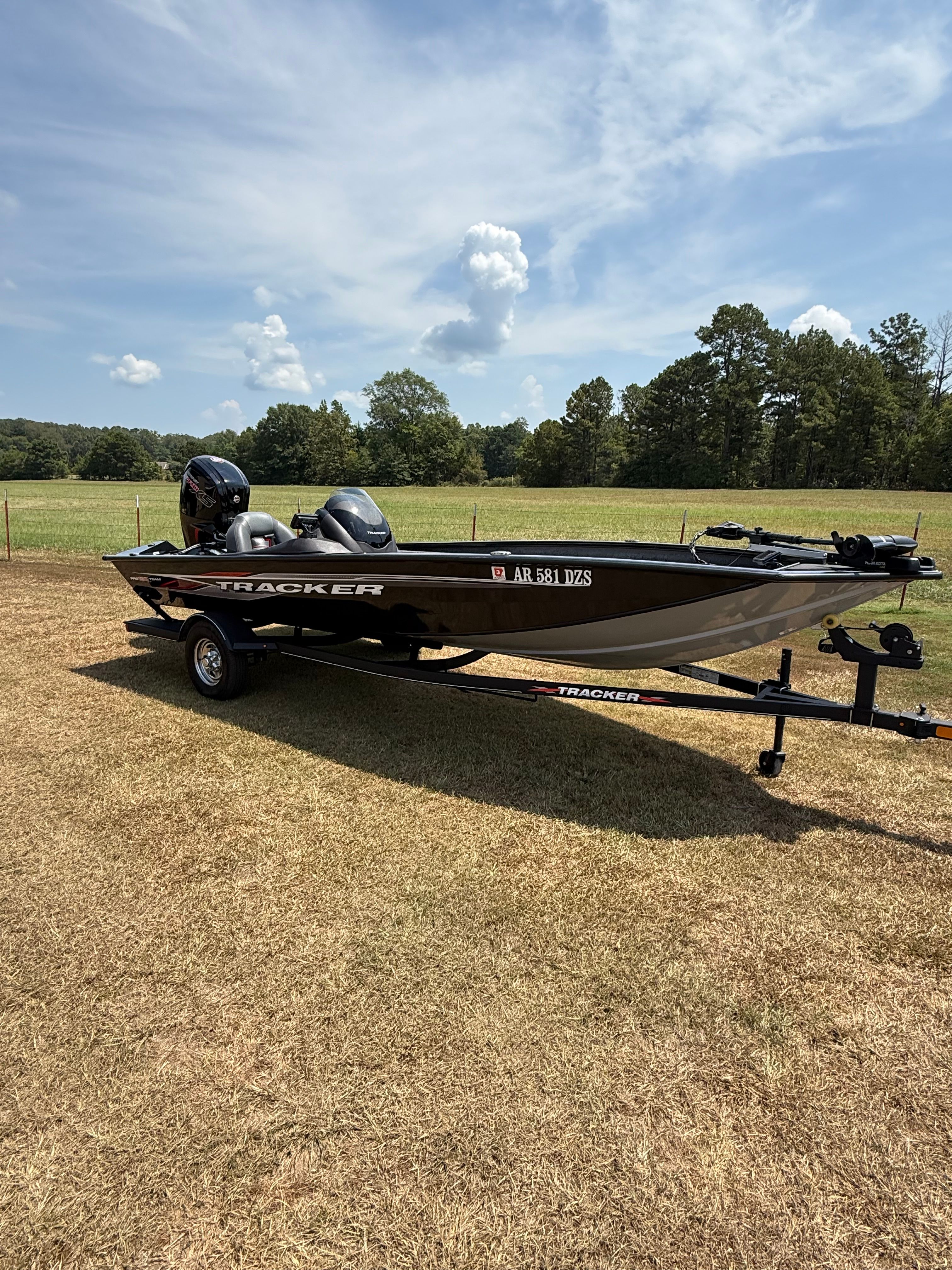 2023 Tracker Pro Team 190 TX