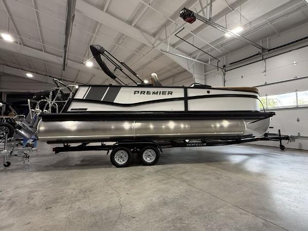 2025 Premier 230 Solaris RL