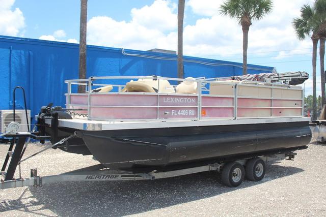 2019 Lexington 319C