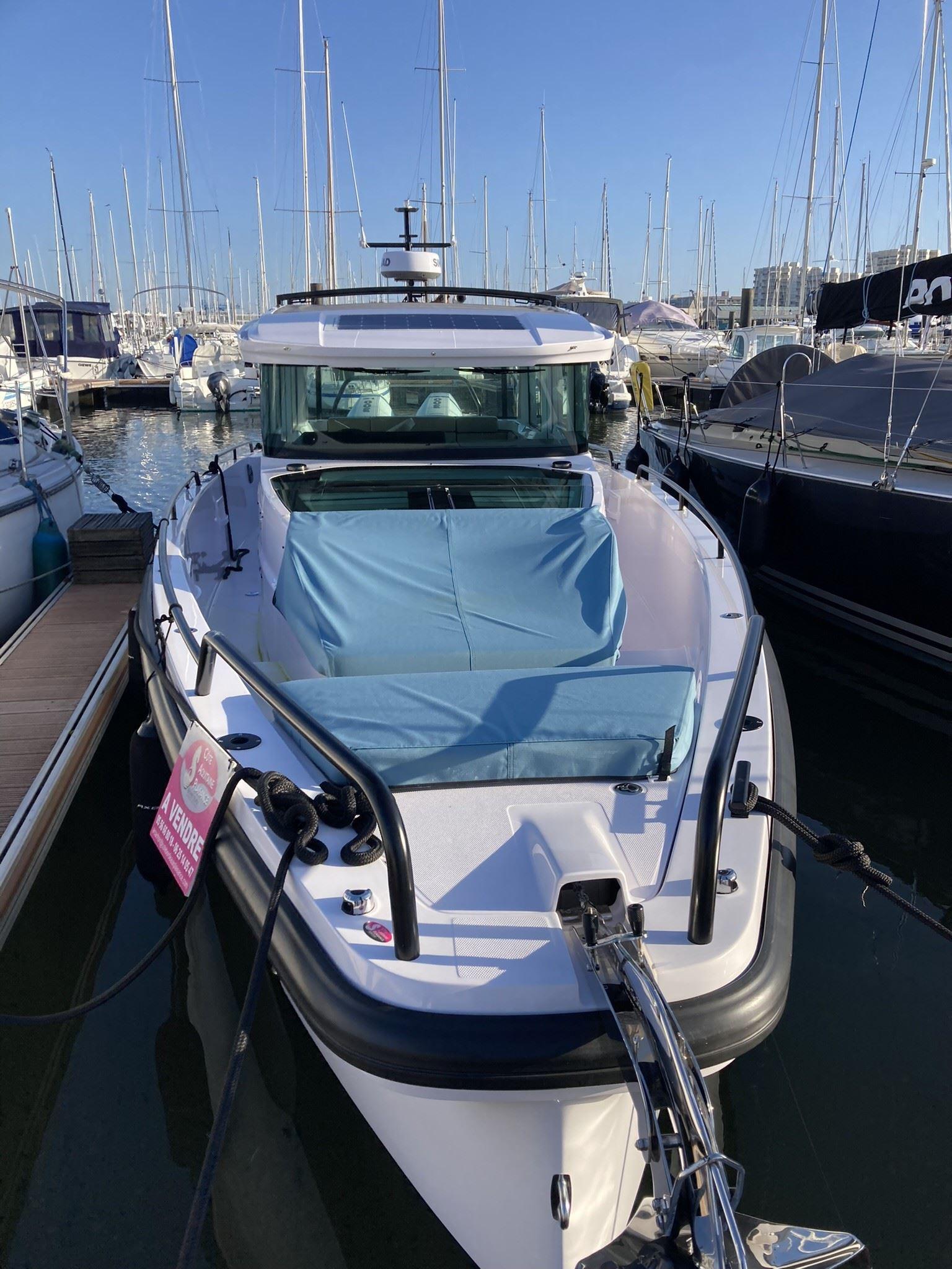 2023 Axopar Axopar 37 XC Cross Cabin, ARCACHON, France France - boats.com