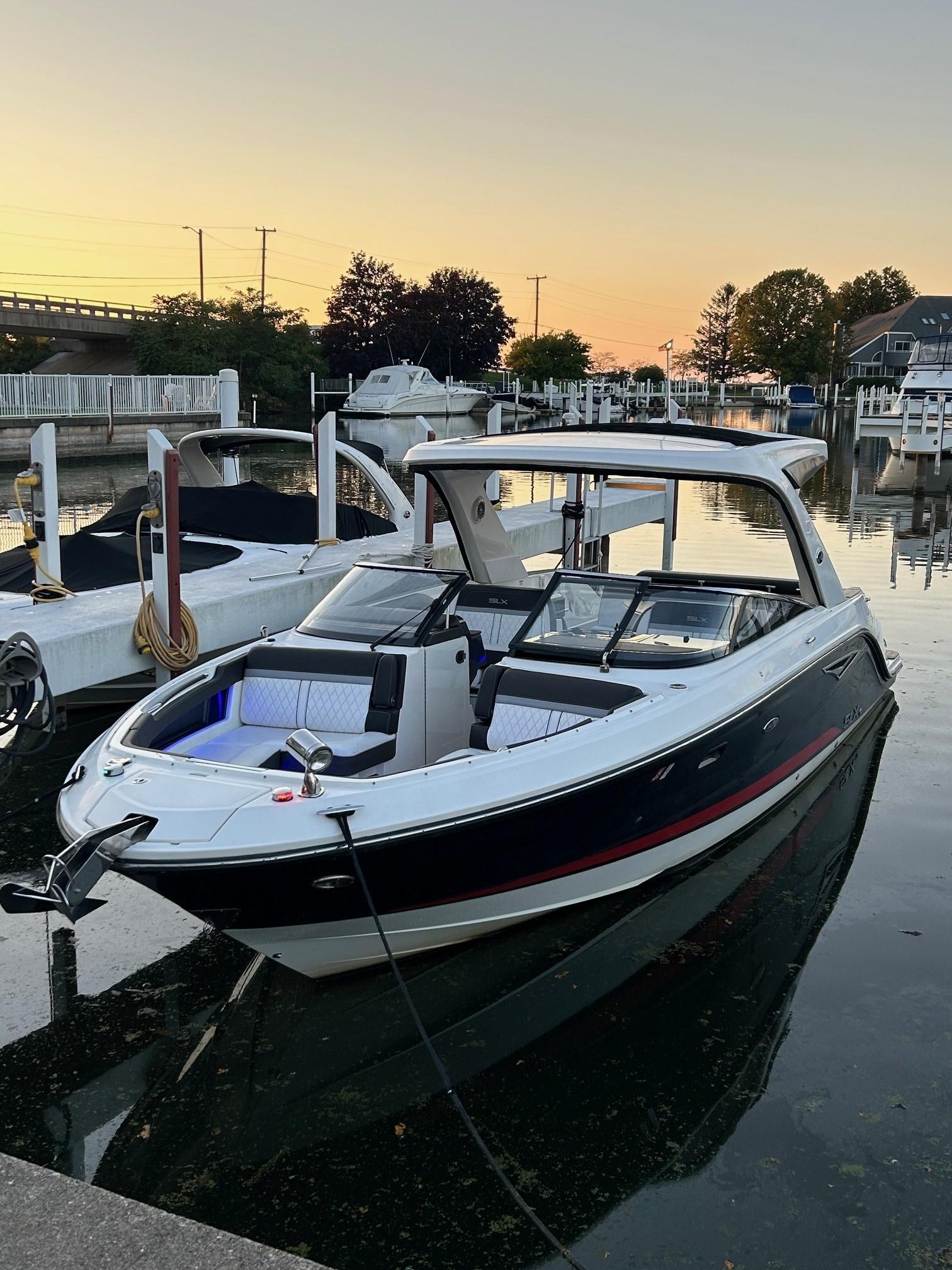 2016 Sea Ray 310 SLX