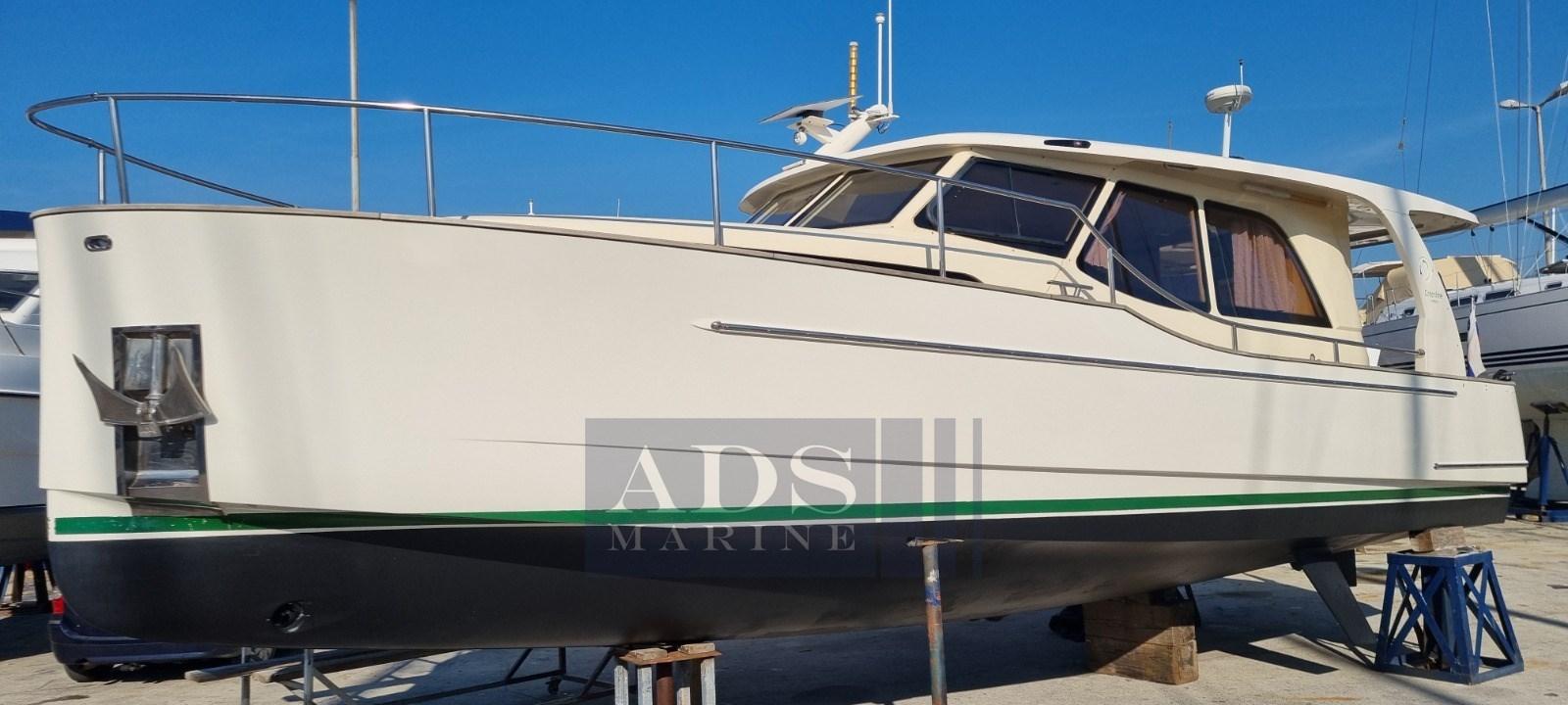 2011 Greenline 33